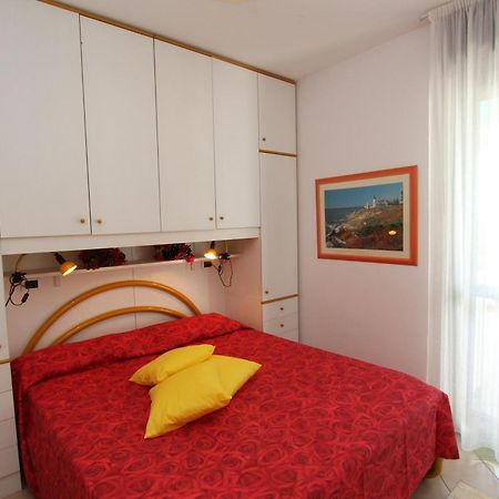 Complesso Solarium Apartment Bibione Exterior foto