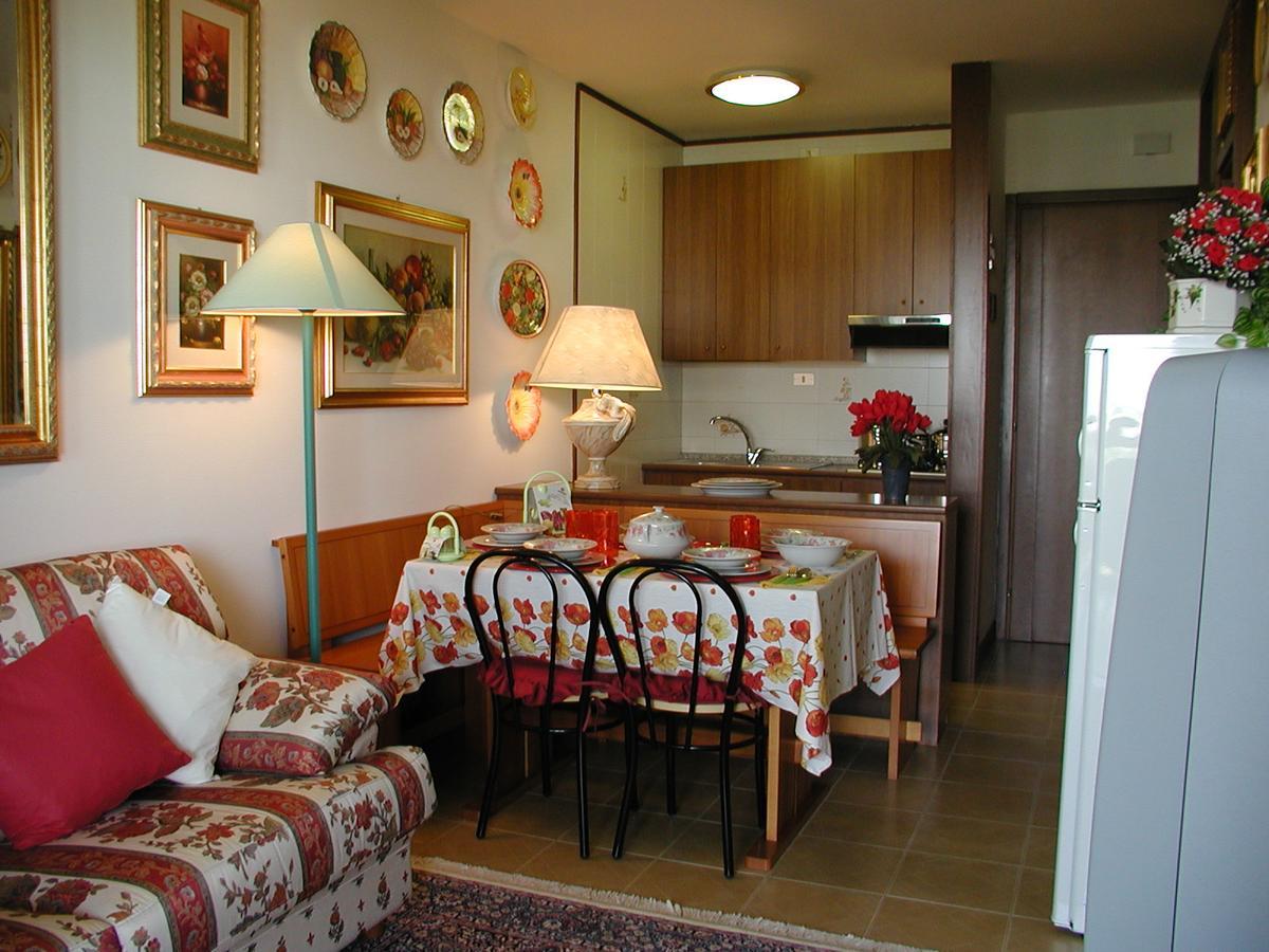 Complesso Solarium Apartment Bibione Exterior foto