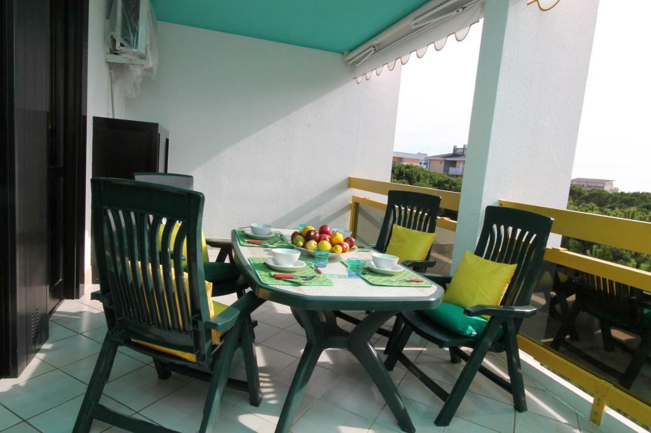 Complesso Solarium Apartment Bibione Exterior foto