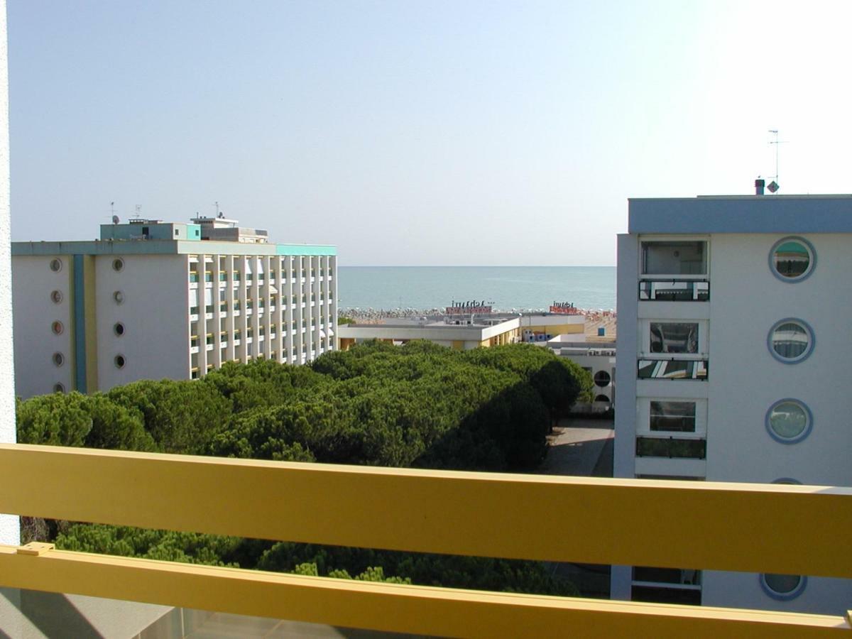 Complesso Solarium Apartment Bibione Exterior foto